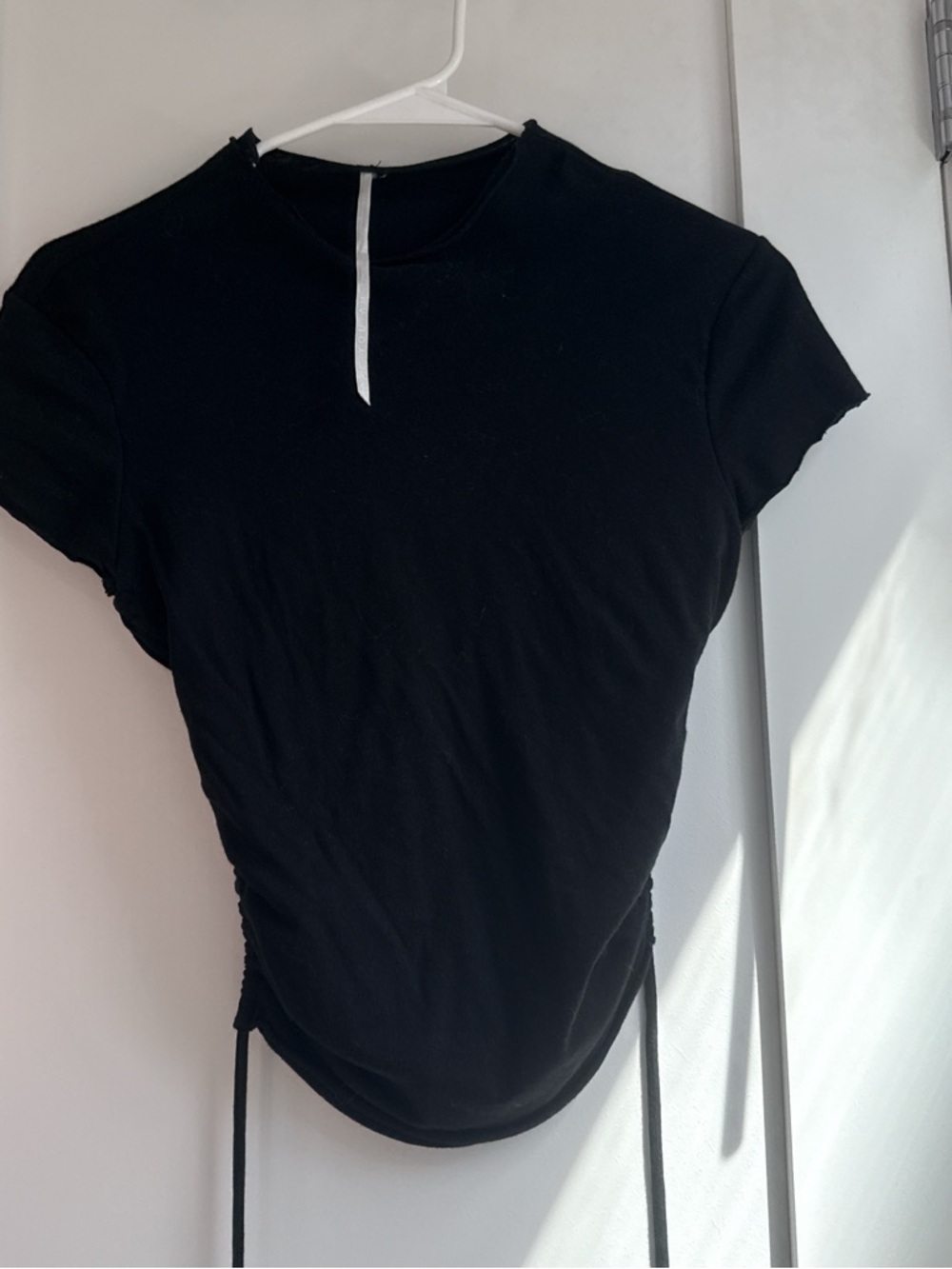 ARE YOU AM I Black Short Sleeve Ruched Crop Top